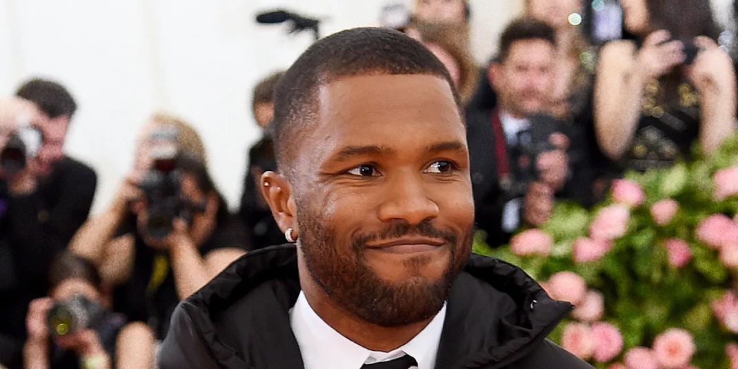 Nam mặt tròn với high fade buzz cut